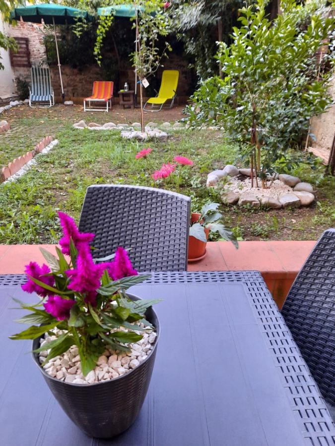 Au Jardin De Florence Bed & Breakfast Bagian luar foto