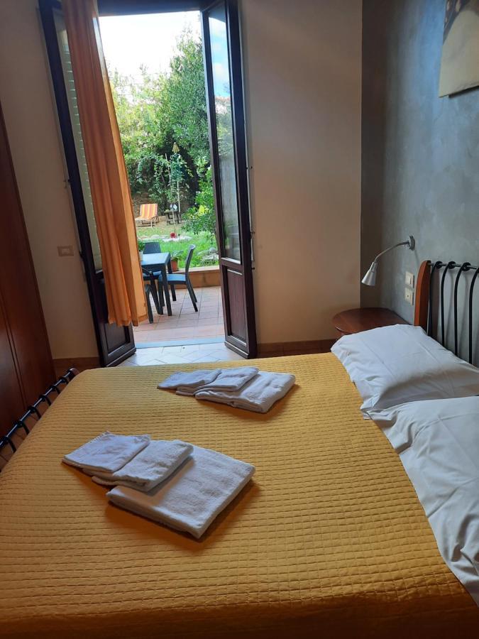 Au Jardin De Florence Bed & Breakfast Bagian luar foto